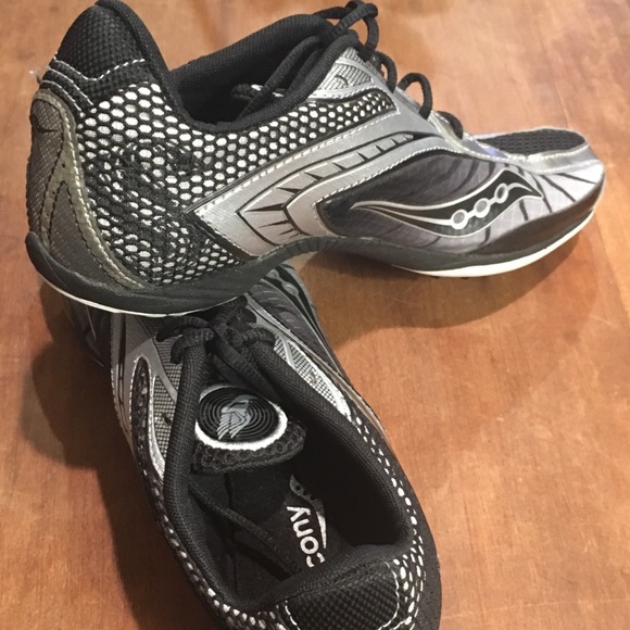 Saucony Shay XC2 track spike shoes - Picture 2 of 5